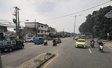 Rumah 3 Lantai Sekaligus Usaha di Pertigaan Jalan Raya Besar Ramai