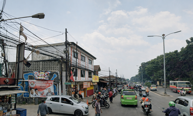 Rumah 3 Lantai Sekaligus Usaha di Pertigaan Jalan Raya Besar Ramai
