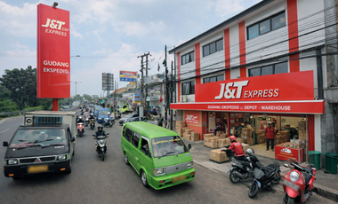 Rumah 3 Lantai Sekaligus Usaha di Pertigaan Jalan Raya Besar Ramai