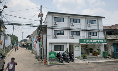 Rumah 3 Lantai Sekaligus Usaha di Pertigaan Jalan Raya Besar Ramai