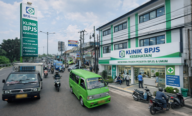 Rumah 3 Lantai Sekaligus Usaha di Pertigaan Jalan Raya Besar Ramai