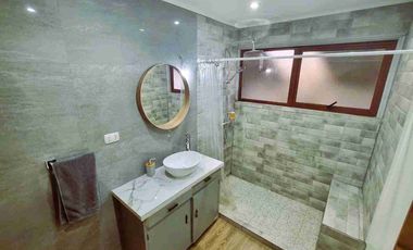 Vendo Propiedad 950 mts²/ 2 Casas 3 Cabañas total:10 Dormitorios 5 Baños 7 Estacionamientos