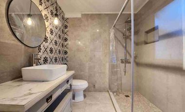 Vendo Propiedad 950 mts²/ 2 Casas 3 Cabañas total:10 Dormitorios 5 Baños 7 Estacionamientos