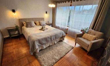 Vendo Propiedad 950 mts²/ 2 Casas 3 Cabañas total:10 Dormitorios 5 Baños 7 Estacionamientos