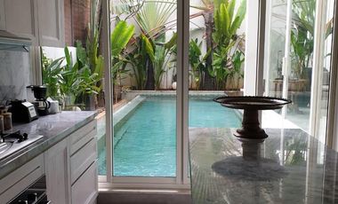 5 Bedroom Luxury Modern House in Tropical Compound in Cipete