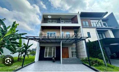 Rumah Mewah Semi Furnshed 3 Lantai Sutera