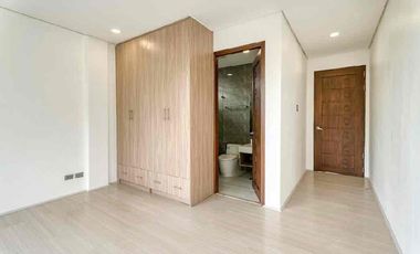 Brand New House In Orchard