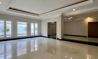 Rumah 1 Lantai Bangka Kemang Strategis, Jarang Ada, LT 696 m² Kolam Renang Harga Nego