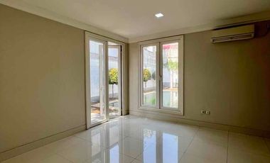 Rumah 1 Lantai Bangka Kemang Strategis, Jarang Ada, LT 696 m² Kolam Renang Harga Nego