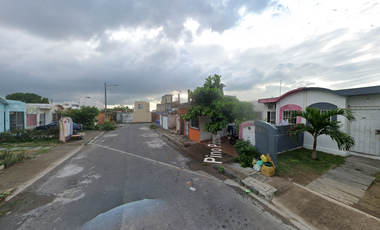 Casa en calle Pino Piñoneral, Fraccionamiento Geovillas los Pinos, Veracruz, México. ¡NO CRÉDITOS!