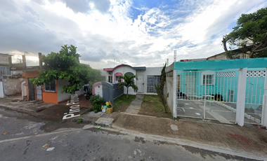 Casa en calle Pino Piñoneral, Fraccionamiento Geovillas los Pinos, Veracruz, México. ¡NO CRÉDITOS!