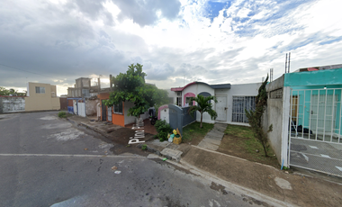 Casa en calle Pino Piñoneral, Fraccionamiento Geovillas los Pinos, Veracruz, México. ¡NO CRÉDITOS!