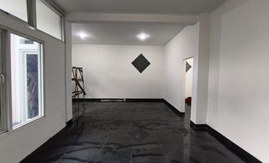 Rumah 2.5 Lantai di Pinggir Jalan Soghiri 5 Menit ke TOL Tanah Baru