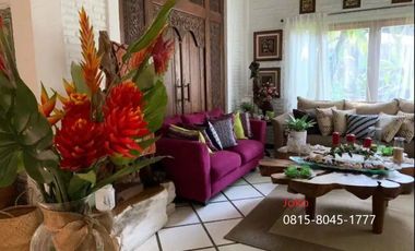 Villa Bali Resort House with Pool at Bintaro Jaya Sektor 8, Tangsel