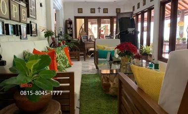 Villa Bali Resort House with Pool at Bintaro Jaya Sektor 8, Tangsel