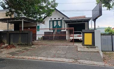 RUMAH STRATEGIS HARGA DIBAWAH NJOP AREA GEGERKALONG SARIJADI BANDUNG UTARA
