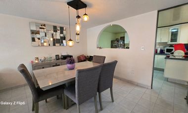 Casa en condominio con excelente ubicación 4 rec, 3.5 ba, 2 ga, Roof Garden