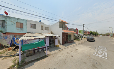 Casa en calle Kizil Kum, Oasis, Veracruz, México. ¡NO CRÉDITOS!