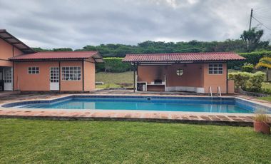 En Venta hermosa Quinta en Yunguilla con piscina y casa de guardián, sector San Antonio