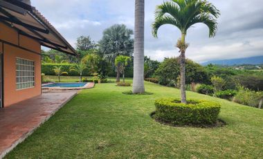 En Venta hermosa Quinta en Yunguilla con piscina y casa de guardián, sector San Antonio