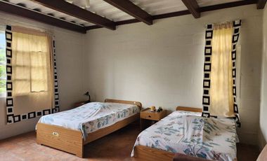 En Venta hermosa Quinta en Yunguilla con piscina y casa de guardián, sector San Antonio