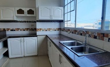 SE RENTA DEPARTAMENTO. 3 HABITACIONES