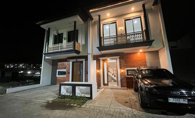 VILLA ROOFTOP PRIVATE POOL DEKAT ALUN ALUN BATU BONUS FURNISH