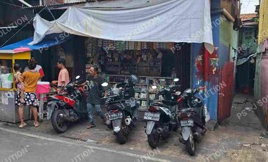 RUMAH KIOS PINGGIR JALAN RAMAI DI JOHAR JAKPUS
