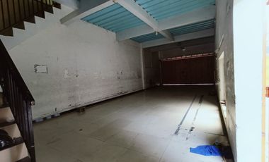 Warehouse for Rent in Jebres – 2 Floors, Main Road Access, Ideal for Business & Distribution