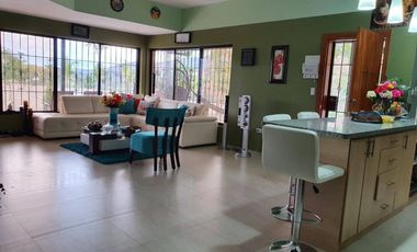 En Venta  Quinta en Yunguilla con 2 casas, piscina y árboles frutales