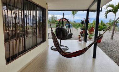 En Venta  Quinta en Yunguilla con 2 casas, piscina y árboles frutales