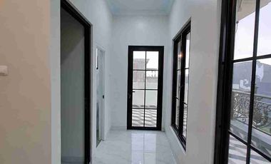 Dijual Rumah Classic 2 Lantai RooFTop Di Kahfi 1 Ciganjur Jagakarsa