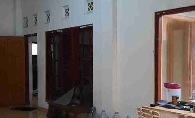 Rumah + Ruko di Jl Imogiri, murah, masih ada sisa tanah kosong, cocok utk usaha, hunian, home stay