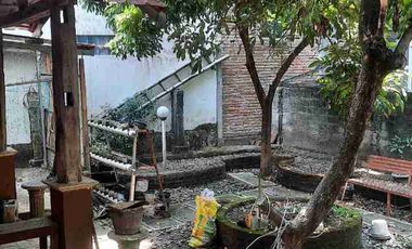 Rumah + Ruko di Jl Imogiri, murah, masih ada sisa tanah kosong, cocok utk usaha, hunian, home stay