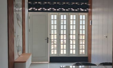 Rumah Strategis 2 Lantai Harga murah 300 Jt an Nego Di Jakarta timur