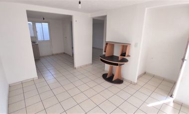 Casa dentro de coto cerca del Fracc. Nueva Galicia