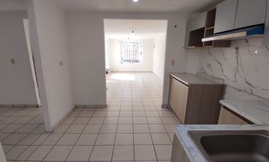 Casa dentro de coto cerca del Fracc. Nueva Galicia