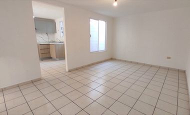 Casa dentro de coto cerca del Fracc. Nueva Galicia
