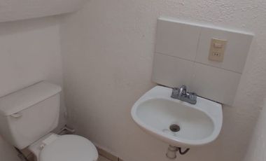 Casa dentro de coto cerca del Fracc. Nueva Galicia