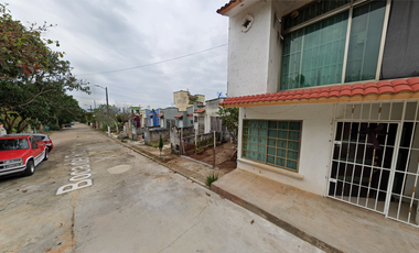 Casa en calle Boca del Río, Las Olas, Residencial Las Olas, Veracruz, México. ¡NO CRÉDITOS!