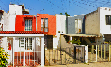 Casa en venta en Remate Hipotecario en  Av. Primavera 635, Haciendas de San José, 45609 San Pedro Tlaquepaque, Jal.