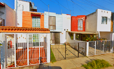 Casa en venta en Remate Hipotecario en  Av. Primavera 635, Haciendas de San José, 45609 San Pedro Tlaquepaque, Jal.