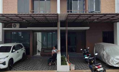 BU, Rumah siap huni 700 jutaan 2 lt luas 66 m² Lokasi bagus Akses masuk mobil nempel kota wisata cibubur