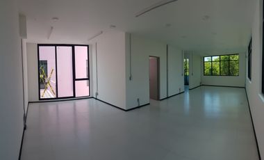 Edificio comercial en renta frente al Bosque de Chapultepec, ideal oficinas, consultorios, clínicas, gimnasios
