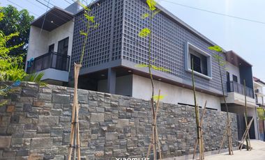 dijual rumah ditengah kota solo Surakarta sumber manahan