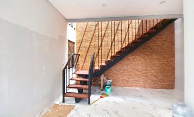 dijual rumah ditengah kota solo Surakarta sumber manahan