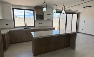 ESTRENA RESIDENCIA EN VALDIVIA II CON 3 RECAMARAS CADA UNA CON BAÑO