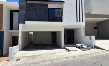 ESTRENA RESIDENCIA EN VALDIVIA II CON 3 RECAMARAS CADA UNA CON BAÑO
