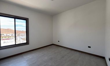 ESTRENA RESIDENCIA EN VALDIVIA II CON 3 RECAMARAS CADA UNA CON BAÑO