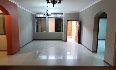 SE VENDE CASA EN LA CIUDADELA ABDON CALDERON